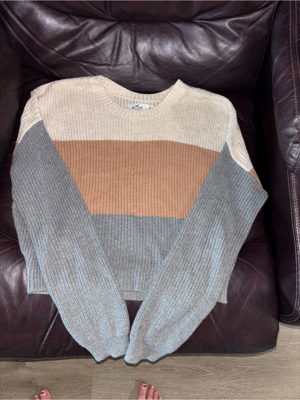 Hollister sweater